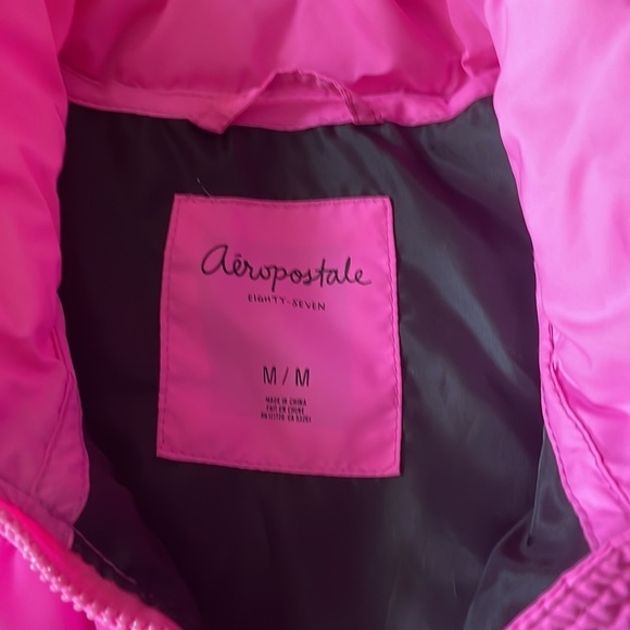 Aéropostale Hot Pink Winter Vest- M- In NWOT - Picture 2 of 5